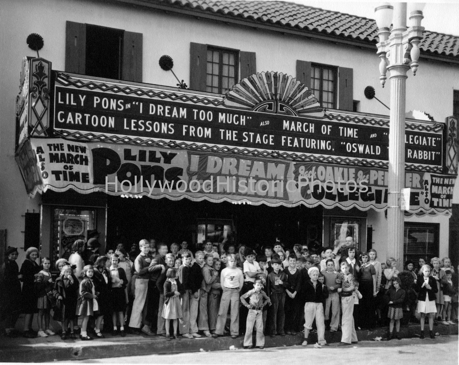 Larchmont Theatre 1935 WM.jpg
